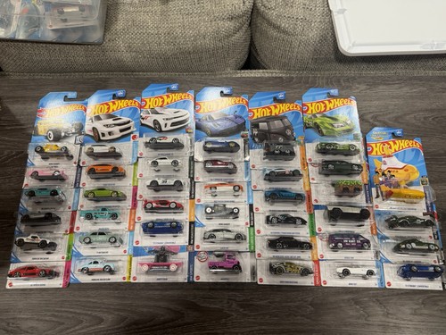 Hot wheels lot - wheels,