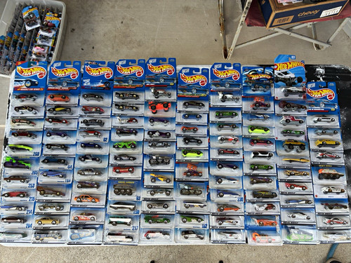 Hot wheels mystery lot of - mystery,