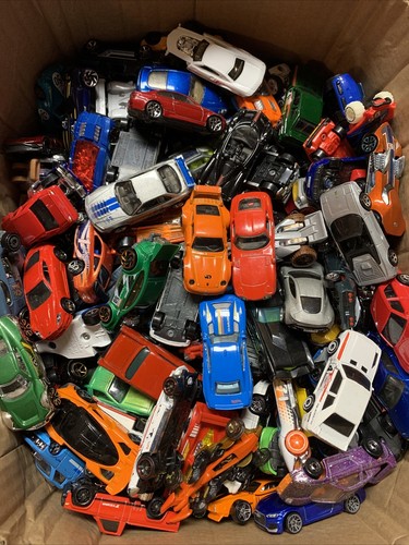 Hot wheels lot cars - +45,